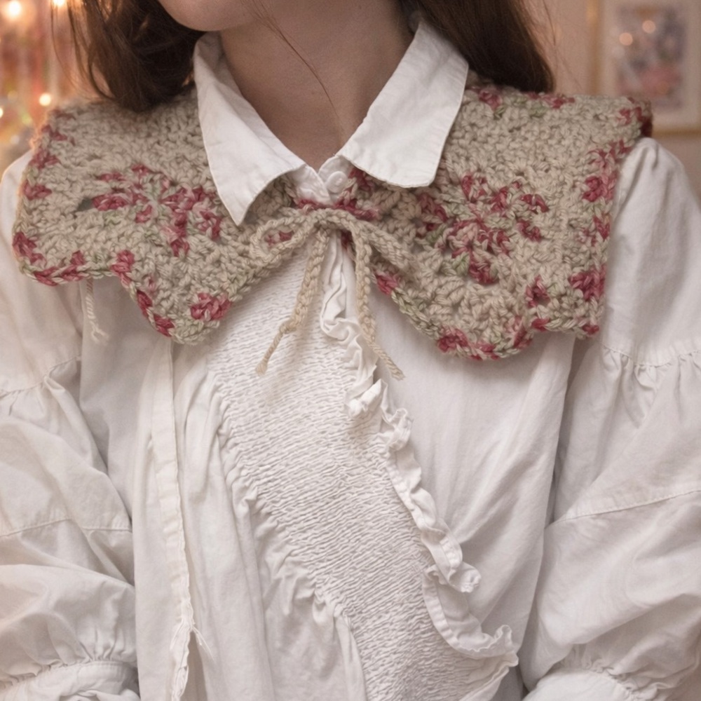 The Elizabeth Collar 🕯️🦢